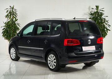 Volkswagen Touran Вид 4
