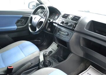 Skoda Fabia Вид 5